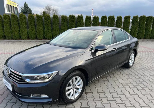 volkswagen passat Volkswagen Passat cena 75900 przebieg: 78000, rok produkcji 2019 z Cieszyn